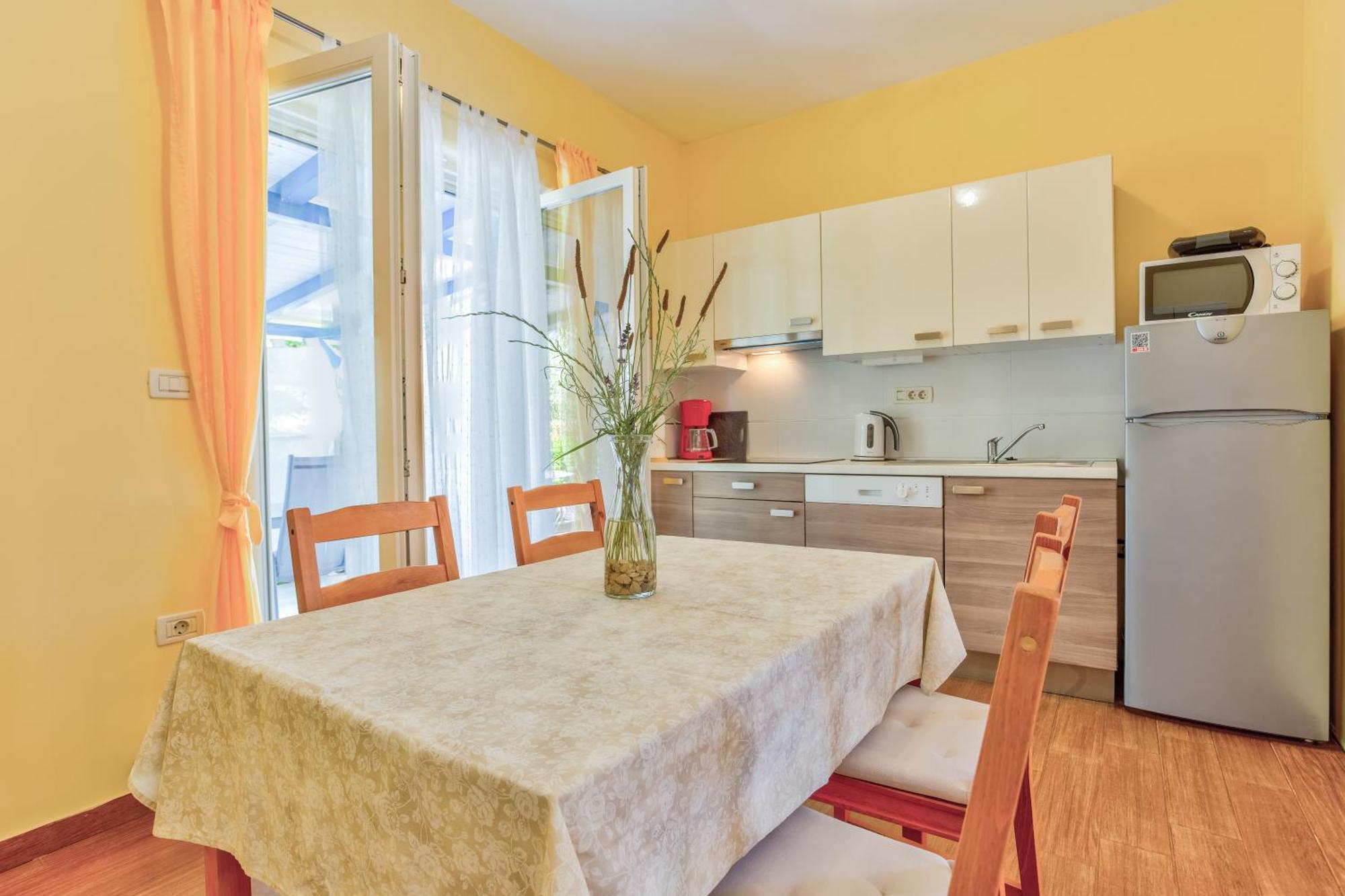 Apartment In Villa Moletto Seaside & Relax - 4 Guests Lovrečica Esterno foto
