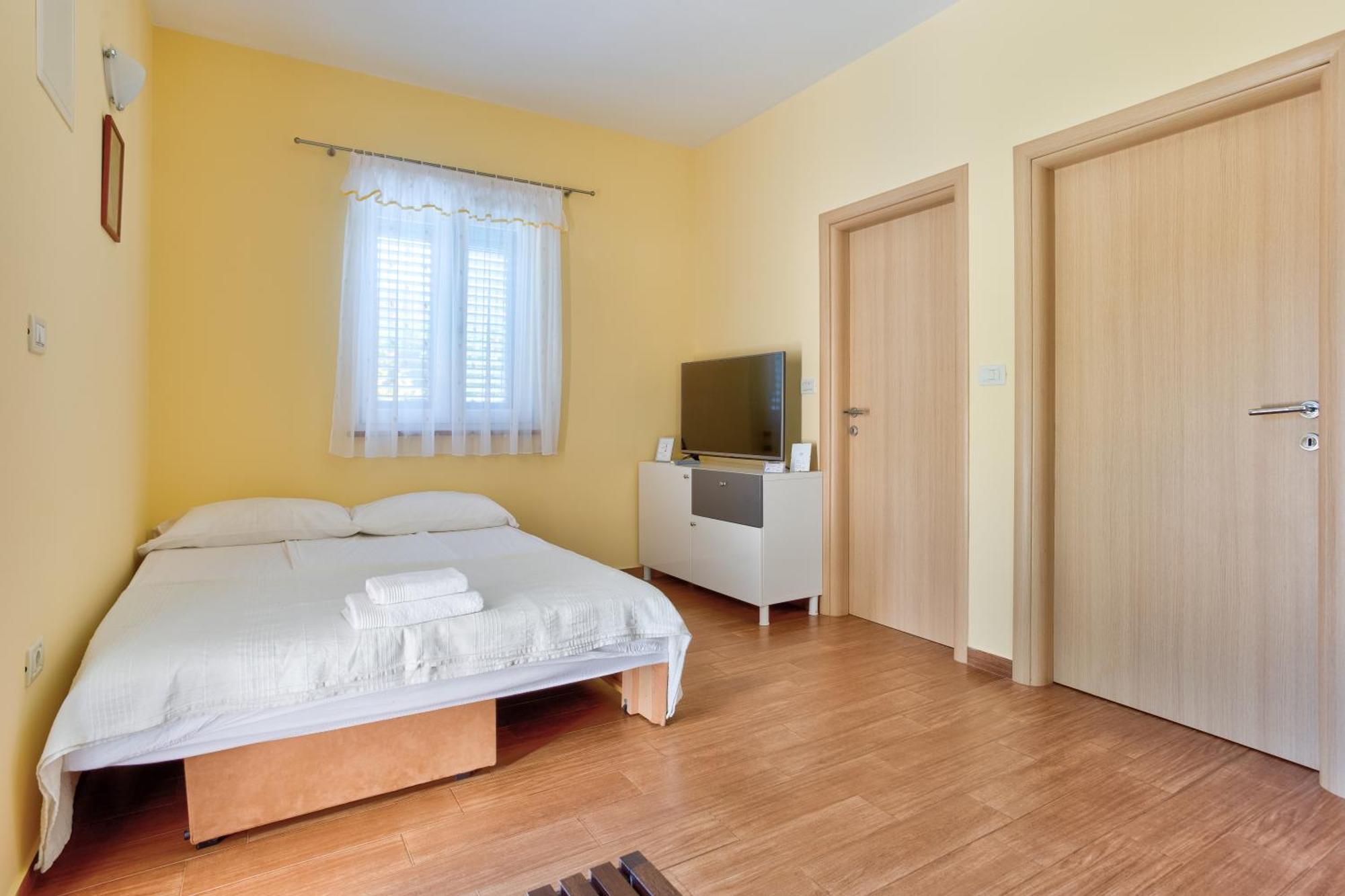 Apartment In Villa Moletto Seaside & Relax - 4 Guests Lovrečica Esterno foto